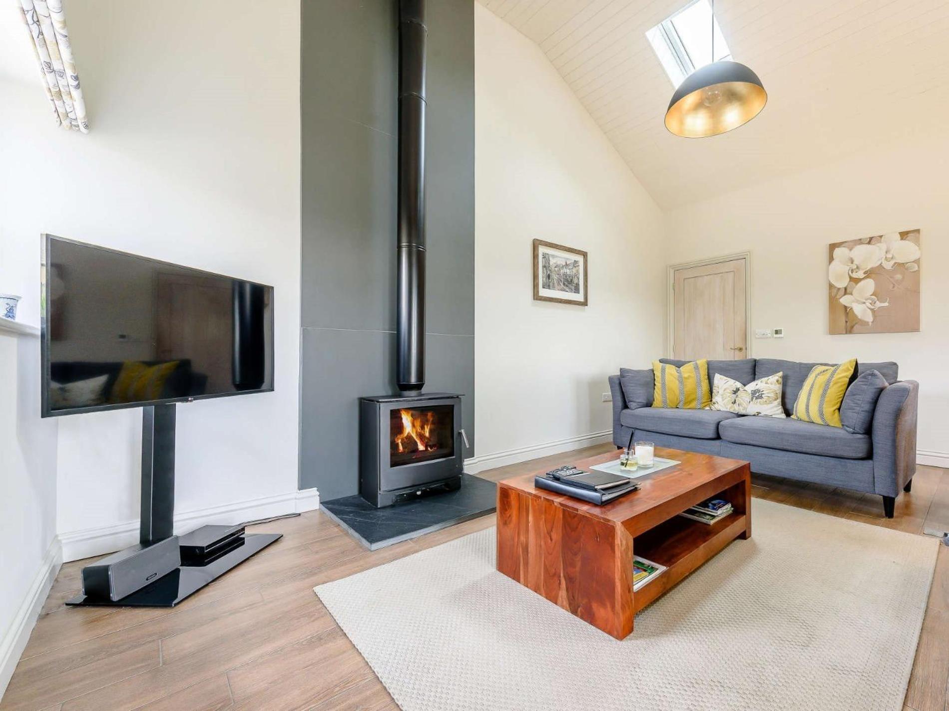 2 Bed In Winchcombe 57828 Villa Exterior photo