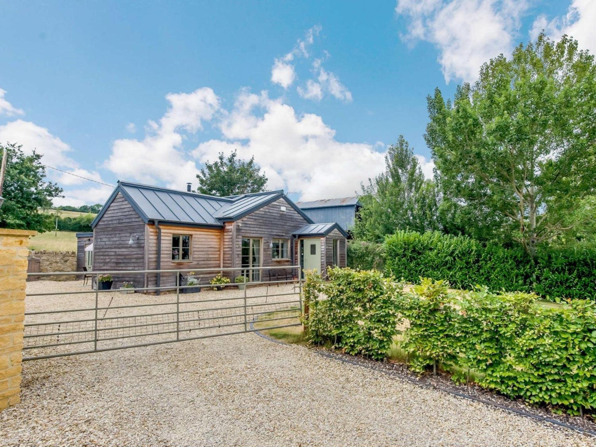 2 Bed In Winchcombe 57828 Villa Exterior photo